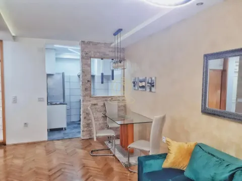 Izdavanje, dvosoban stan, 42m², Centar, Novi Sad - image 4