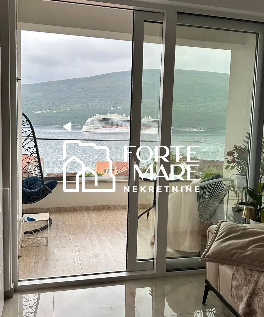 Prodaja, jednosoban stan, 52m², Baošići, Herceg Novi