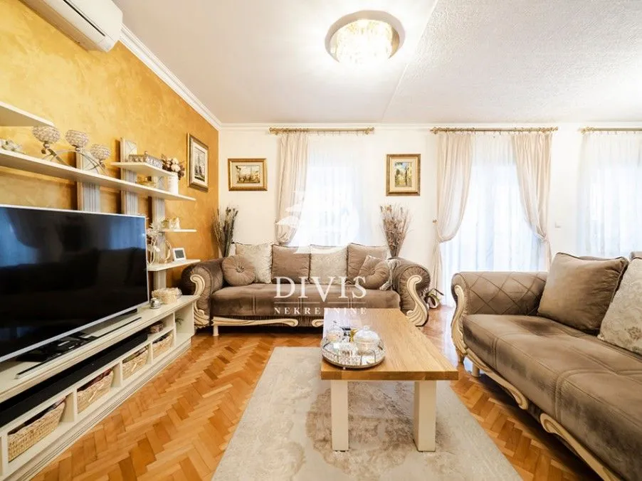 Sale, apartment, 500m², Voždovac Sve Podlokacije, Beograd
