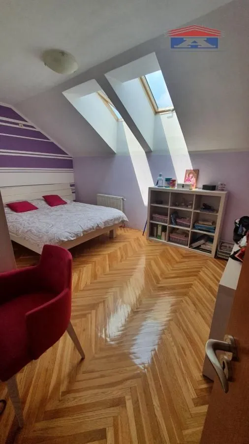 Izdavanje, četvorosoban stan, 101m², Novo naselje, Novi Sad