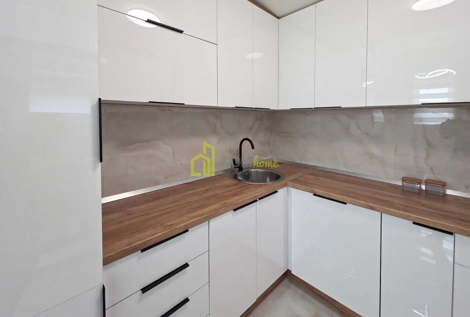 Rent, two bedroom apartment, 100m², Malo Brdo, Podgorica