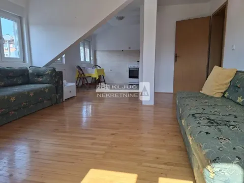 Prodaja, trosoban stan, 79m², Kanarevo Brdo, Beograd - image 3