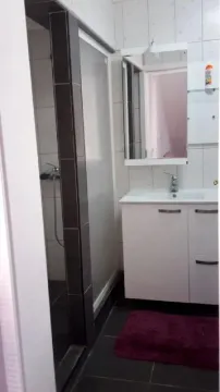 Izdavanje, trosoban stan, 150m², Đenovići, Herceg Novi - image 6
