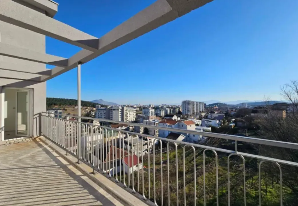 Prodaja, trosoban stan, 128m², Momišići, Podgorica