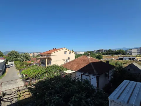 Rent, one bedroom apartment, 42m², Krivi Most, Podgorica - image 10