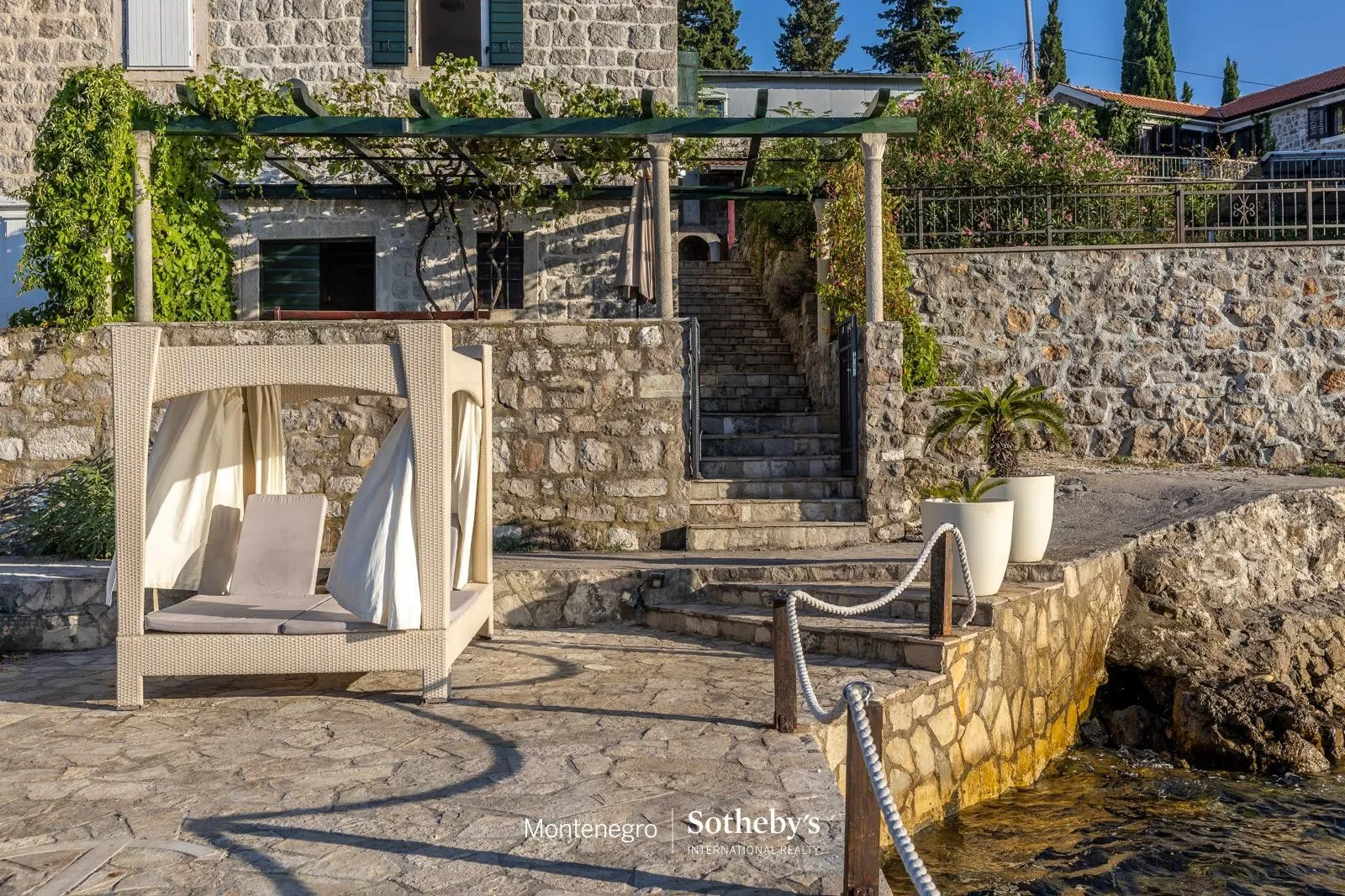 Prodaja, kuća, 120m², Rose, Herceg Novi