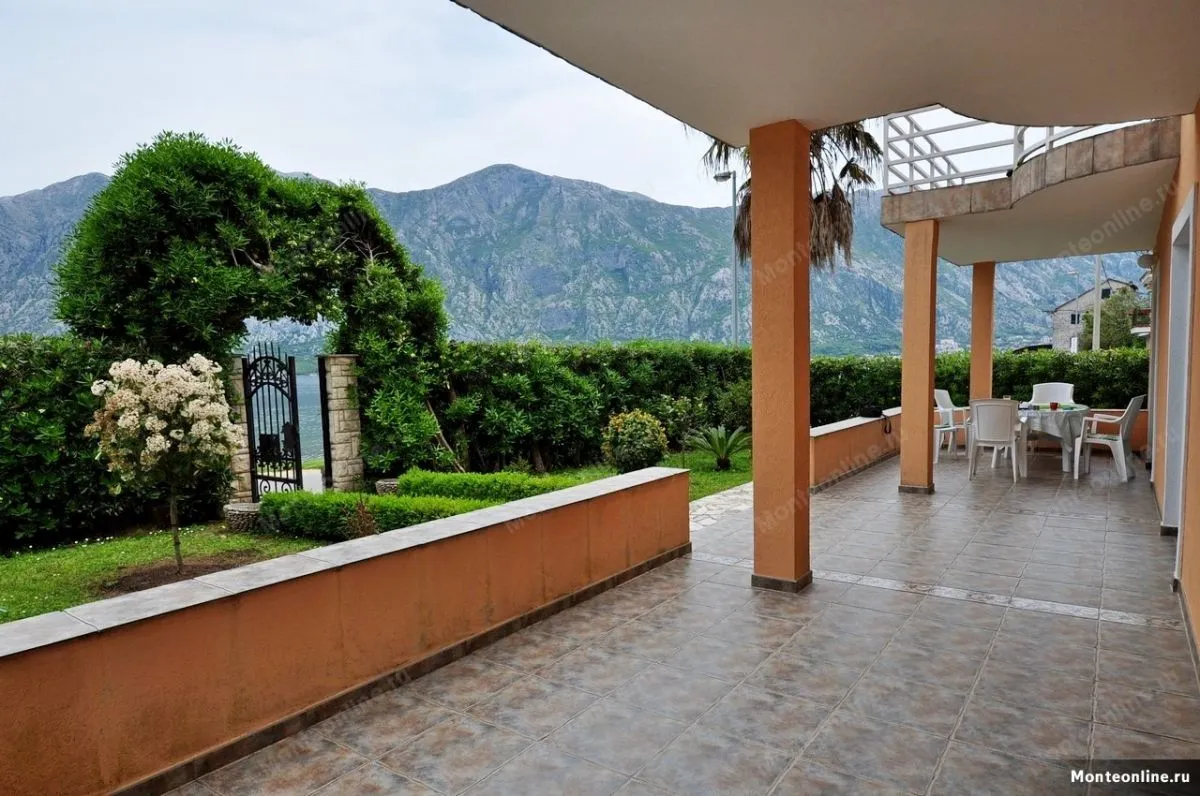 Prodaja, kuća, 306m², Prčanj, Kotor