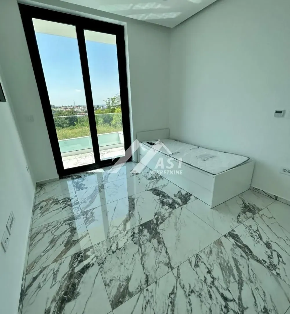 Rent, house, 180m², Mišeluk, Petrovaradin