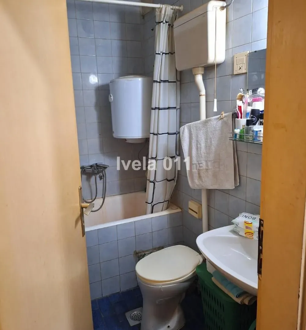 Prodaja, dvosoban stan, 59m², Resnik, Beograd