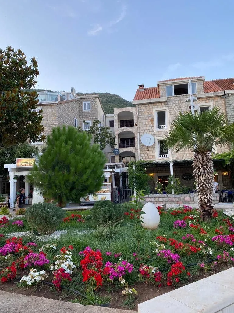 Prodaja, dvosoban stan, 71m², Petrovac, Budva
