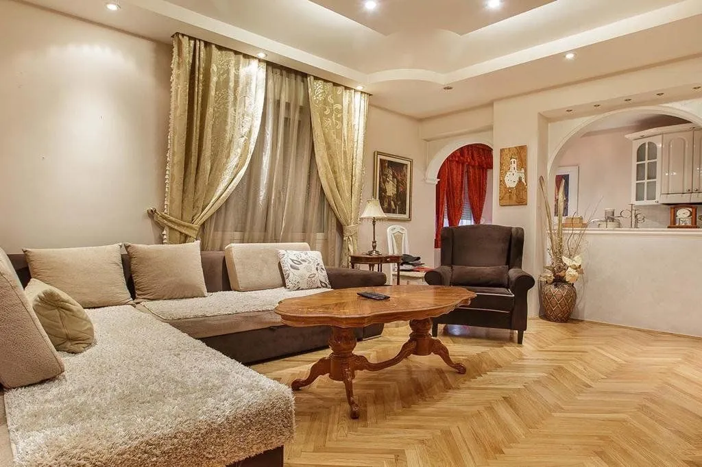 Izdavanje, dvosoban stan, 74m², Ljubović, Podgorica