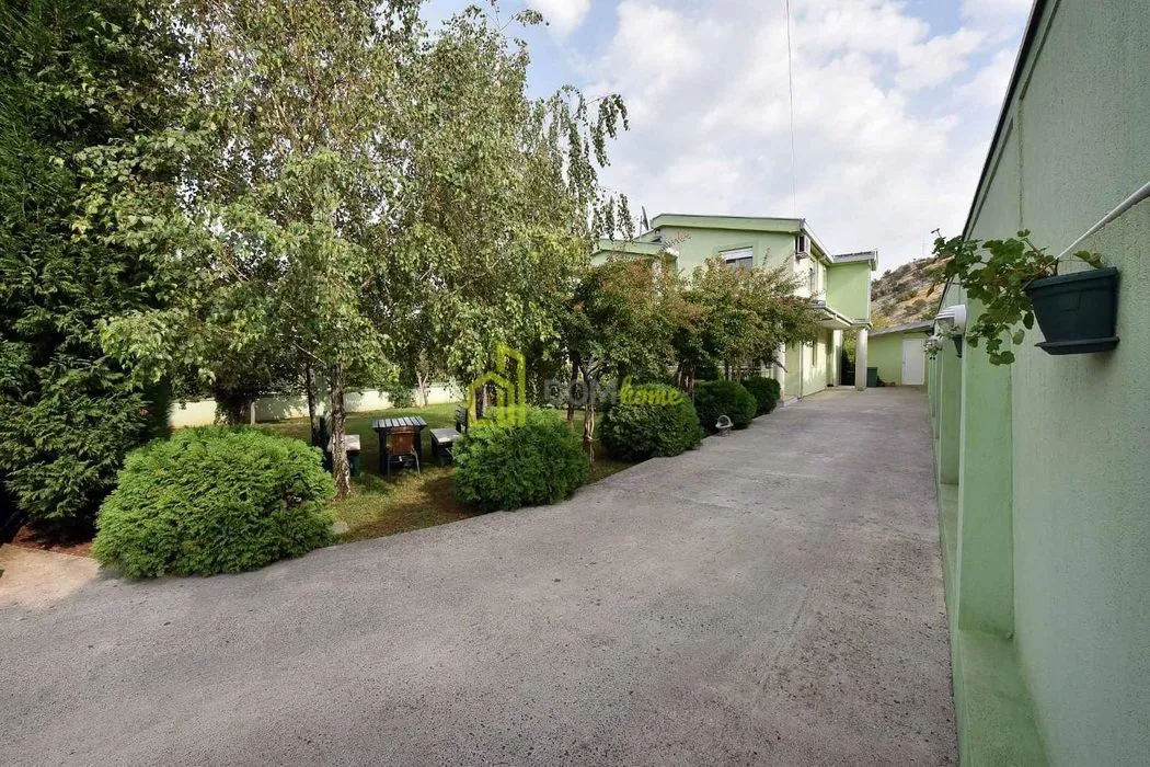 Rent, house, 175m², Podgorica, Crna Gora