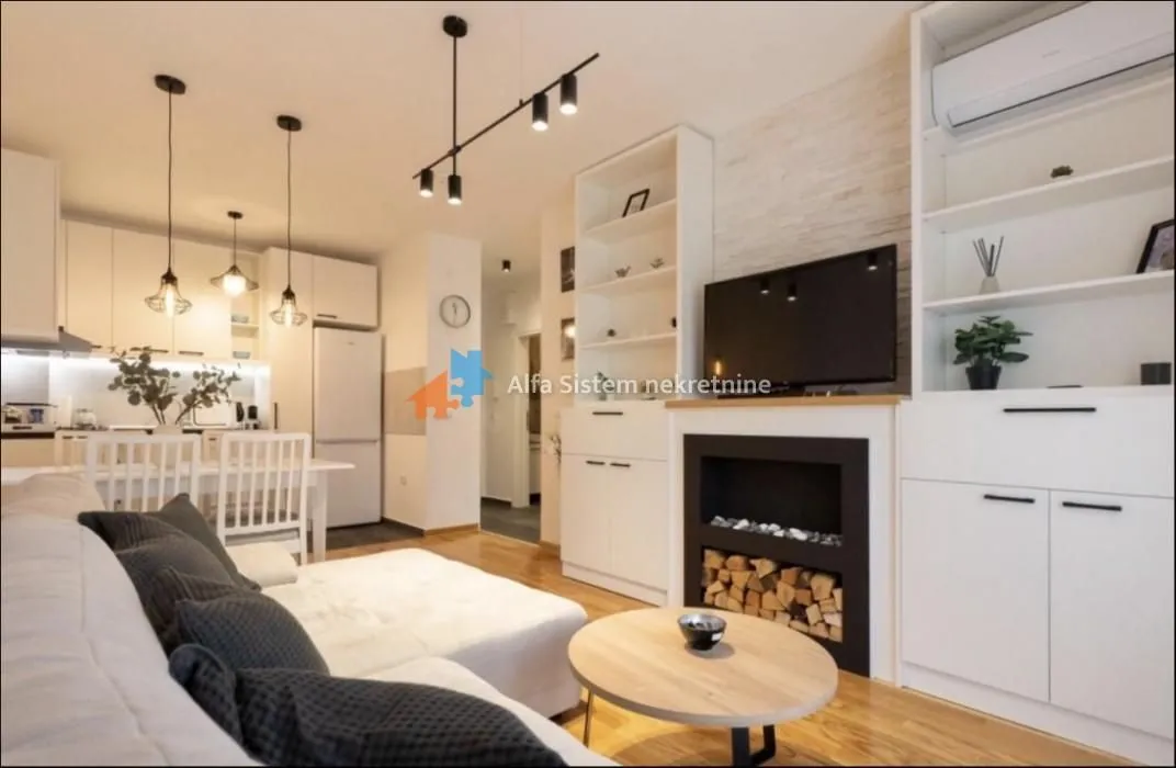 Izdavanje, dvosoban stan, 43m², Južni Bulevar, Vračar Sve Podlokacije