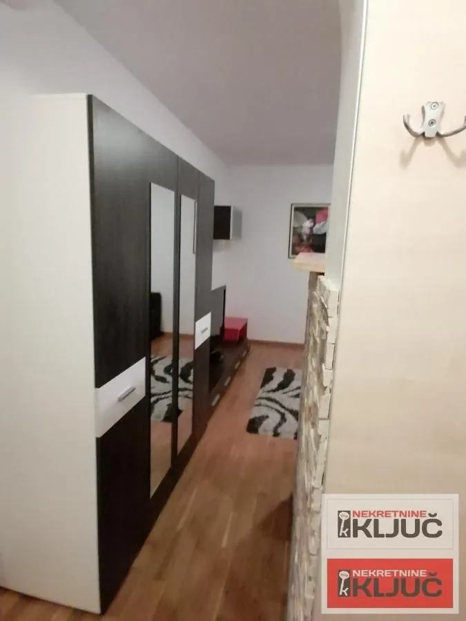 Izdavanje, garsonjera, 27m², Bulevar Oslobodjenja, Novi Sad Sve Podlokacije