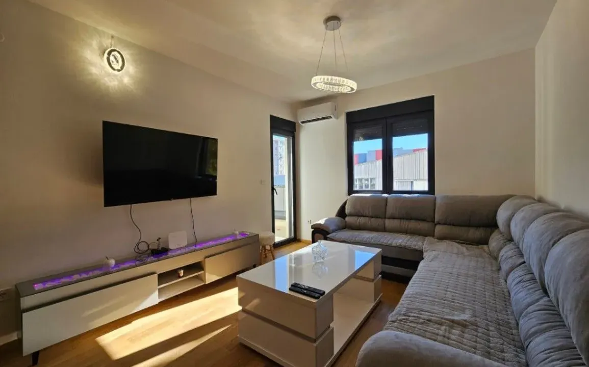 Izdavanje, jednosoban stan, 45m², New City, Podgorica