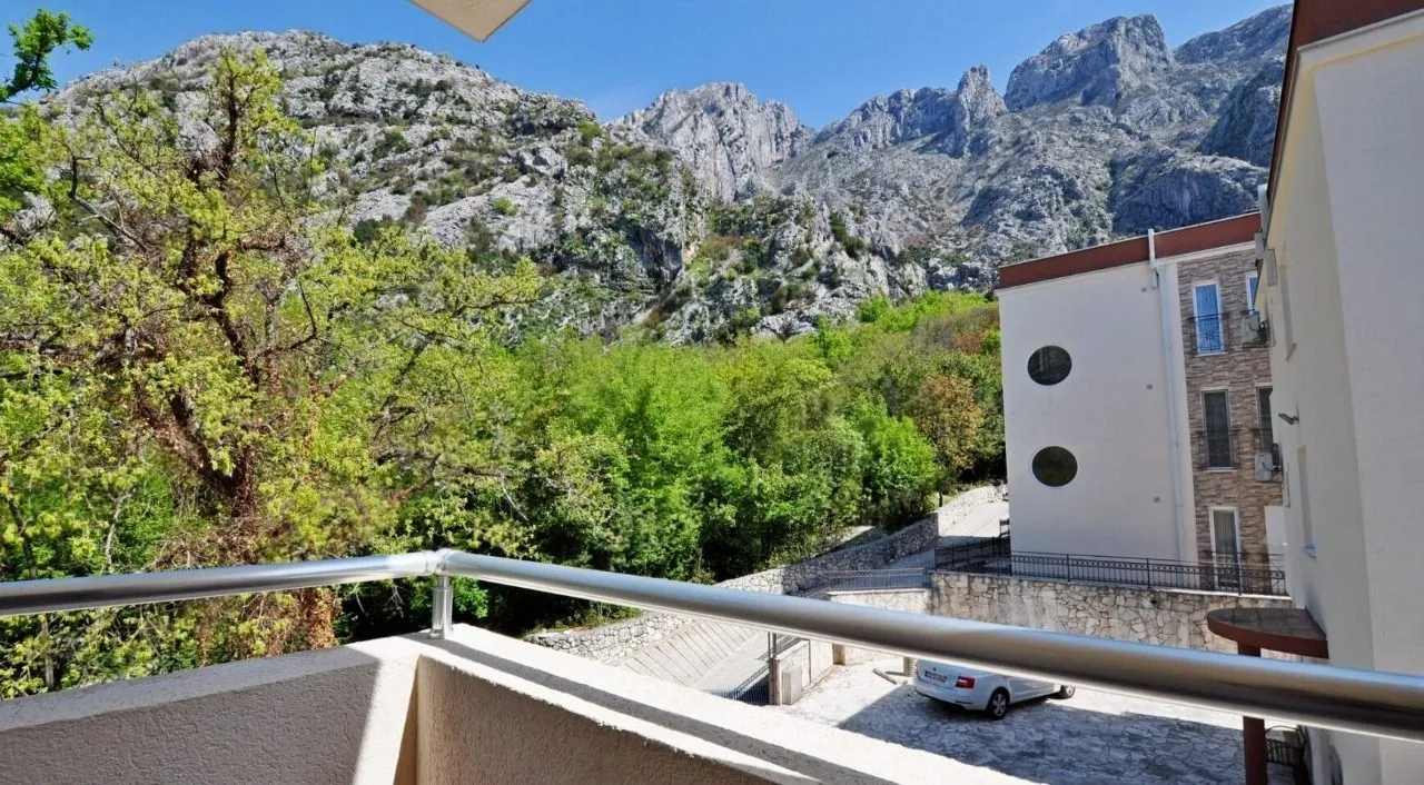 Prodaja, dvosoban stan, 73m², Orahovac, Kotor