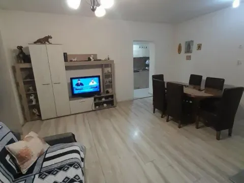 Sale, house, 120m², Naselje Železnički most, Jagodina