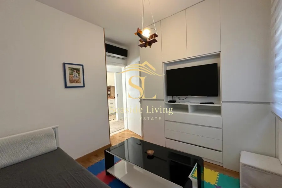 Prodaja, dvosoban stan, 86m², Dobrota, Kotor