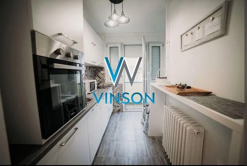 Izdavanje, dvosoban stan, 50m², Centar, Novi Sad