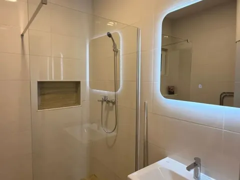 Izdavanje, jednosoban stan, 55m², Gradiošnica, Tivat - image 10