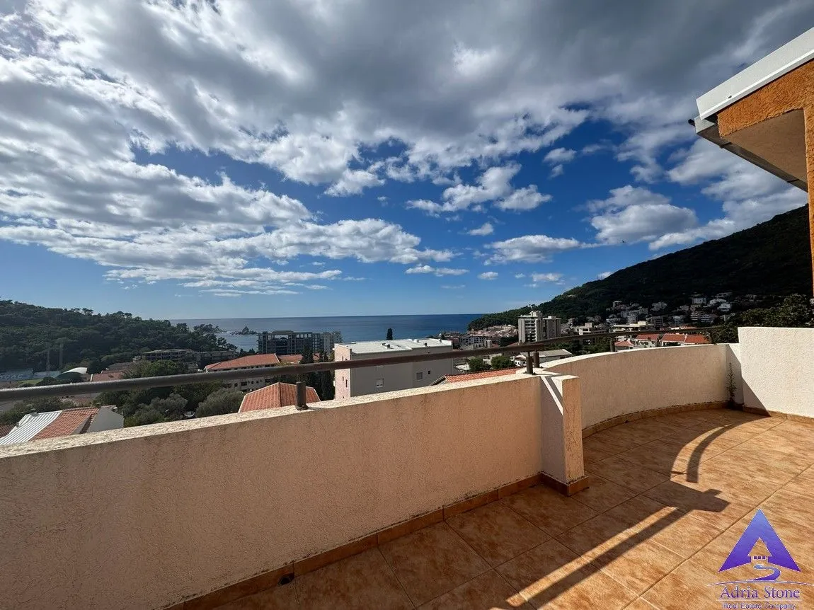Prodaja, četvorosoban stan, 176m², Petrovac, Budva