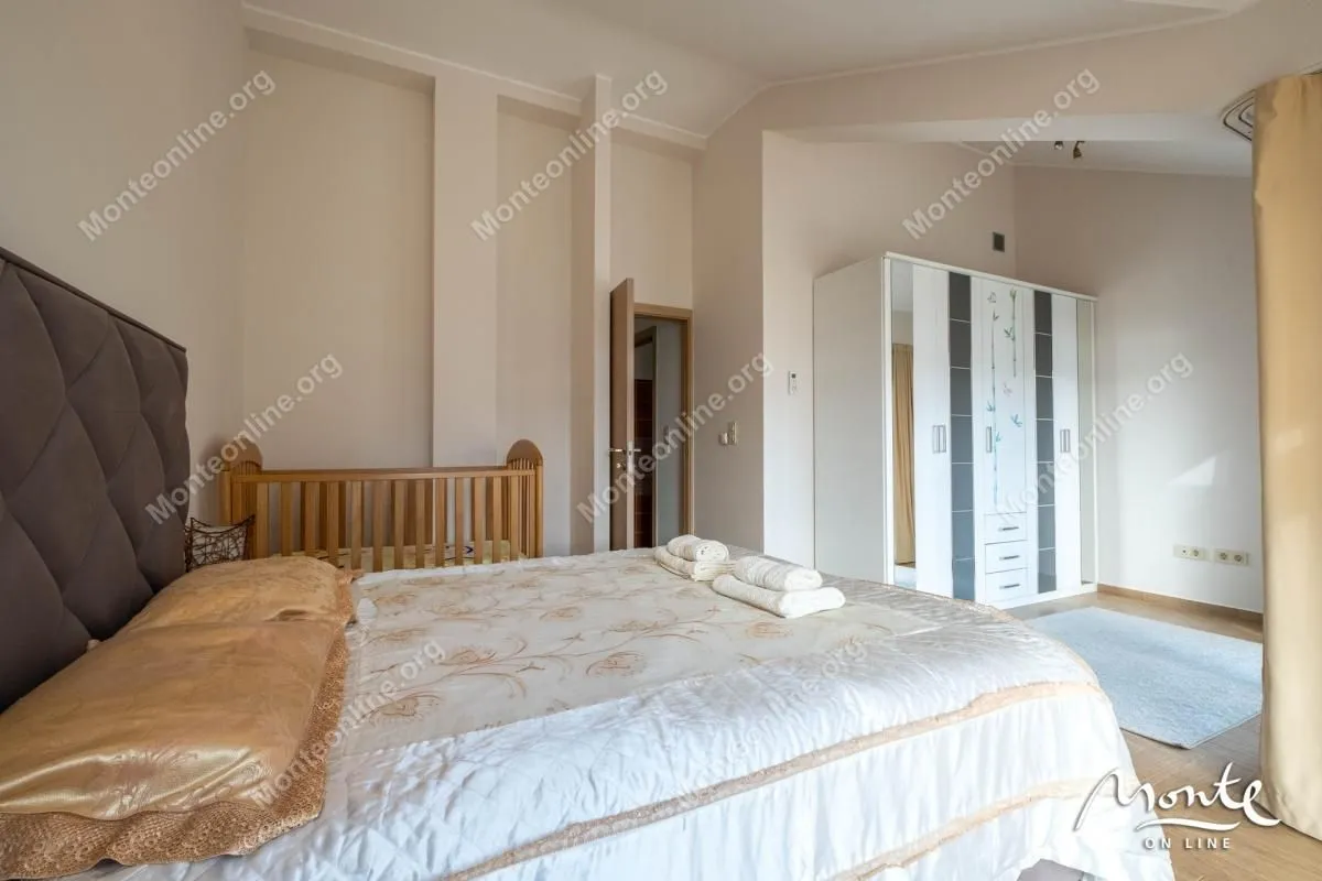 Prodaja, dvosoban stan, 105m², Orahovac, Kotor