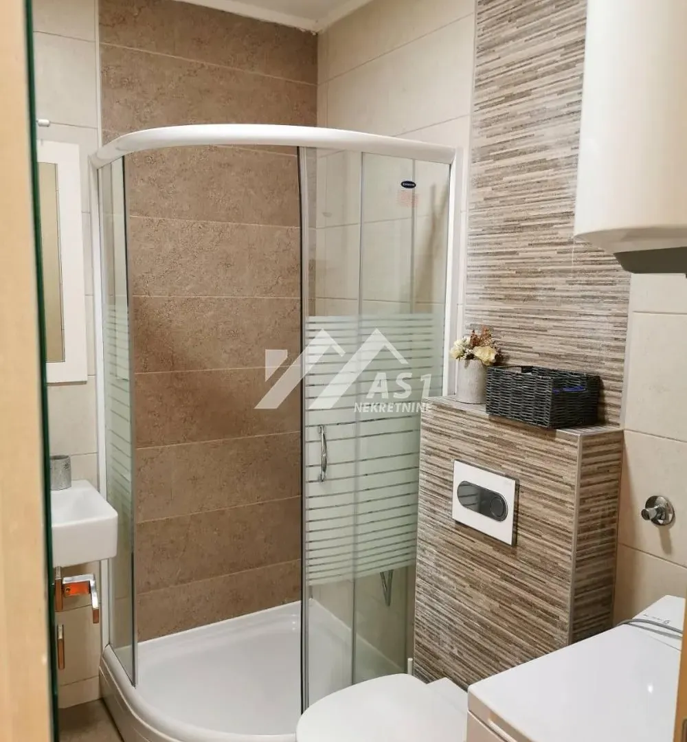 Izdavanje, jednosoban stan, 37m², Bulevar Oslobodjenja, Novi Sad Sve Podlokacije
