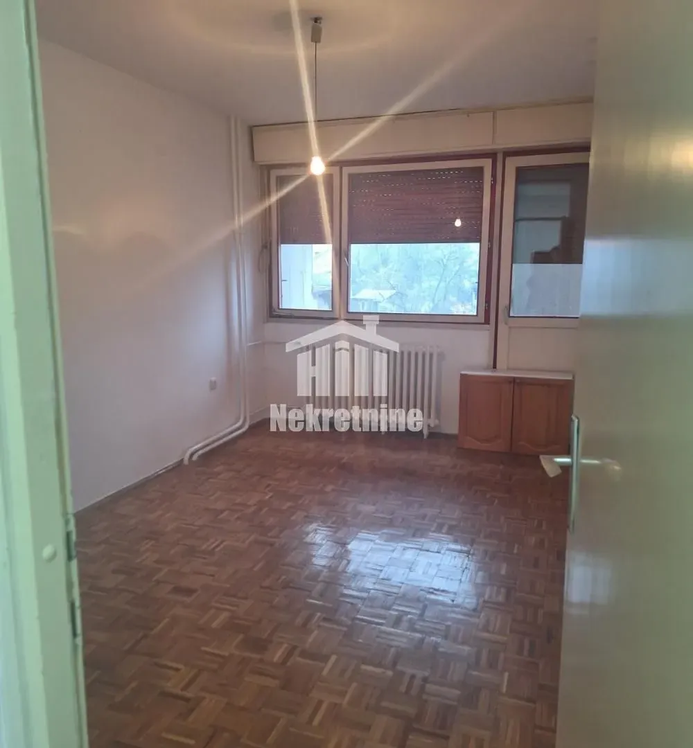 Prodaja, trosoban stan, 82m², Banjica, Voždovac Sve Podlokacije