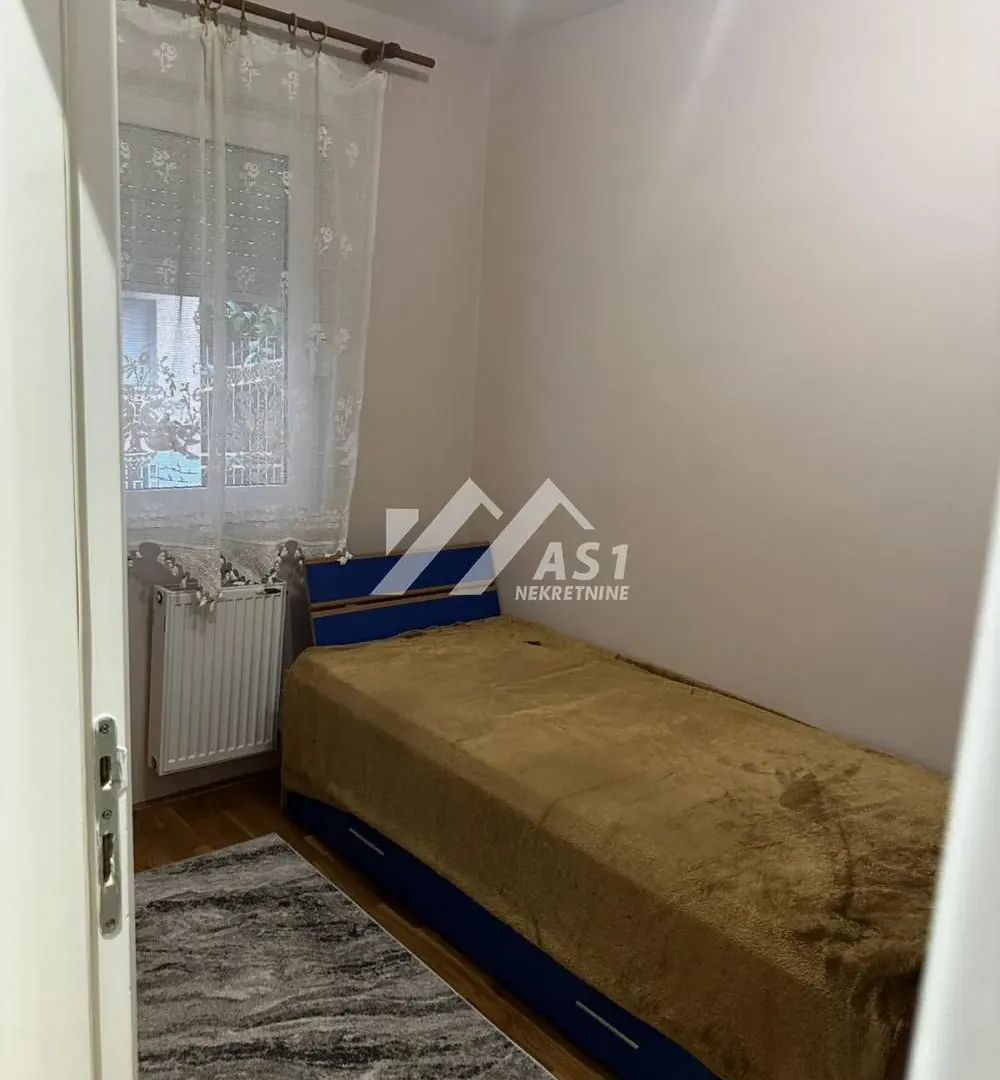 Izdavanje, jednosoban stan, 29m², Bulevar Oslobodjenja, Novi Sad Sve Podlokacije
