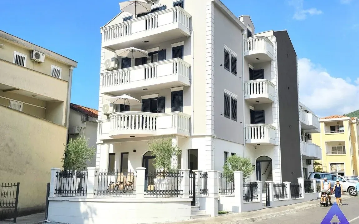 Prodaja, kuća, 400m², Centar, Podgorica