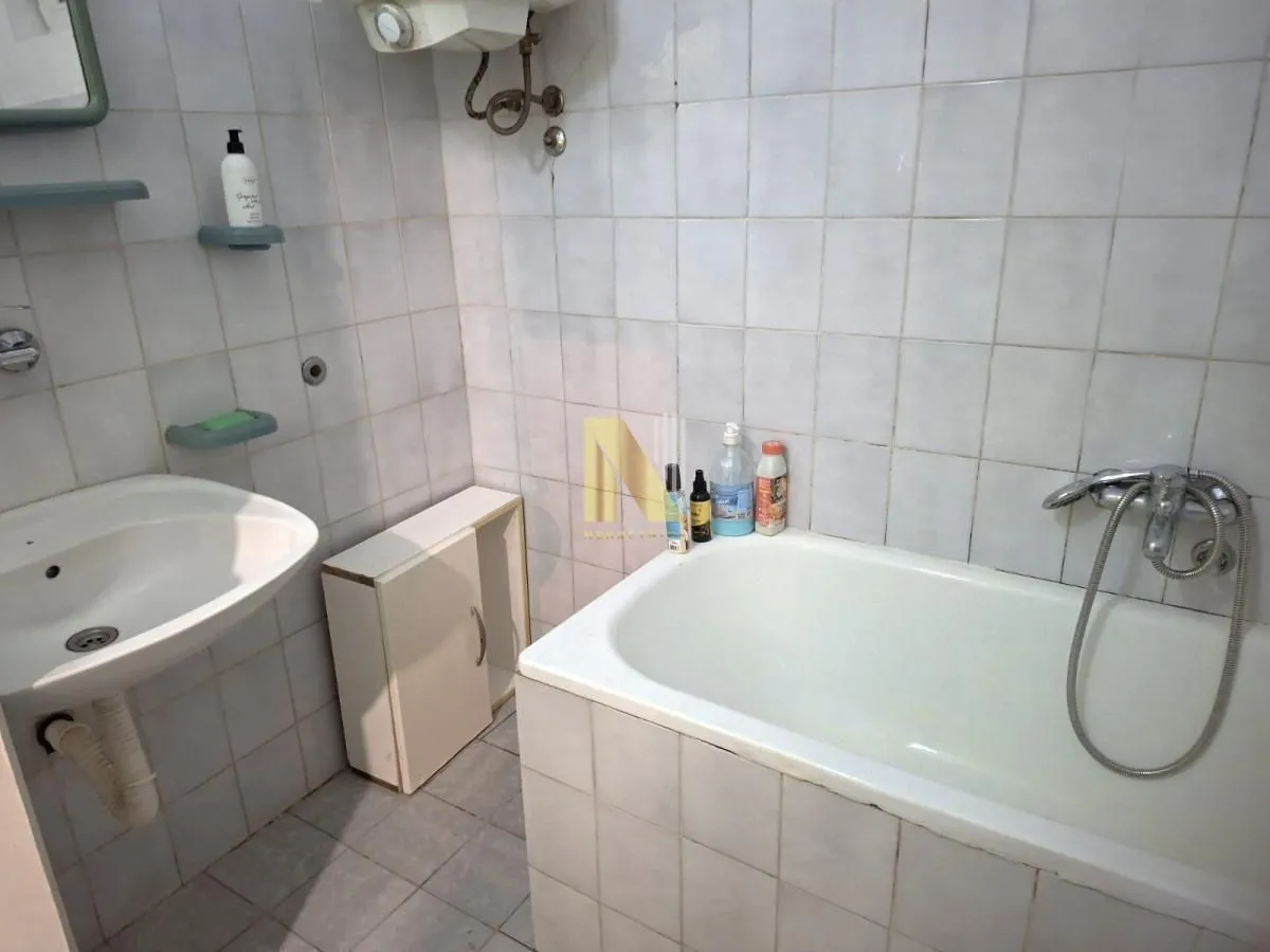 Izdavanje, garsonjera, 34m², Podbara, Novi Sad Sve Podlokacije
