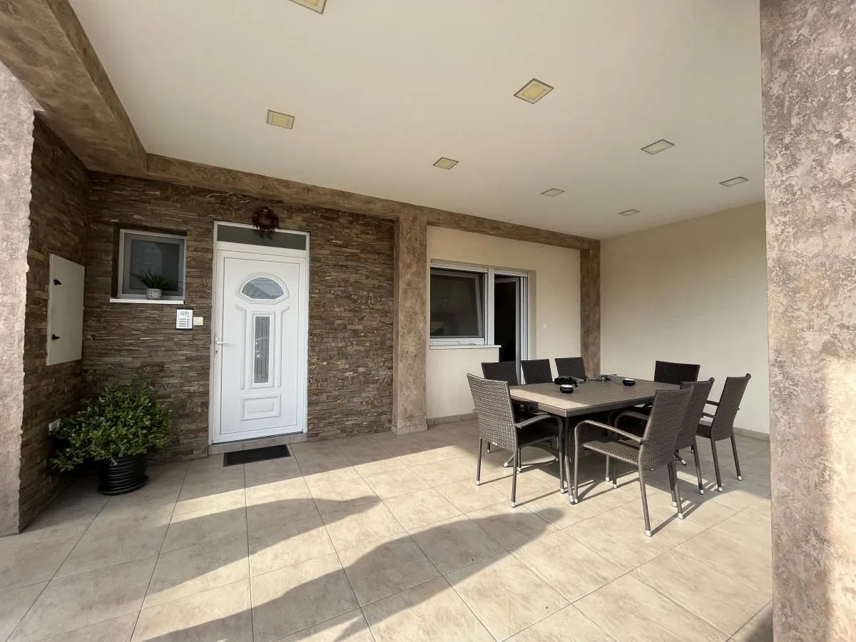 Sale, house, 402m², Adice, Novi Sad Sve Podlokacije