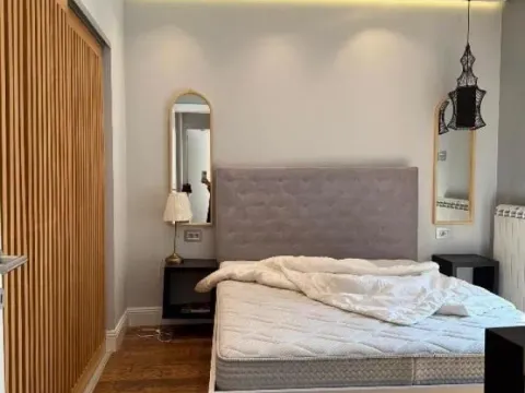 Sale, three bedroom apartment, 90m², Južni Bulevar, Vračar Sve Podlokacije - image 8