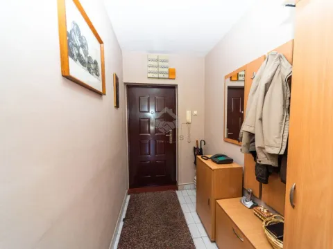Prodaja, dvosoban stan, 74m², Pejton, Podgorica - image 10