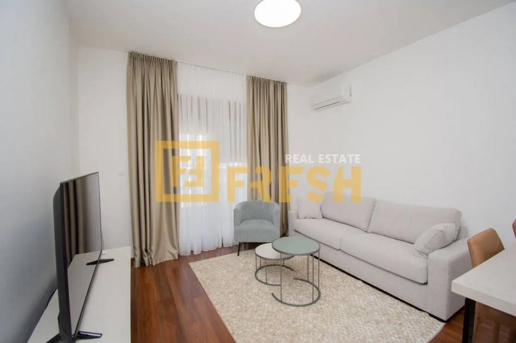 Izdavanje, dvosoban stan, 70m², Master Kvart, Podgorica