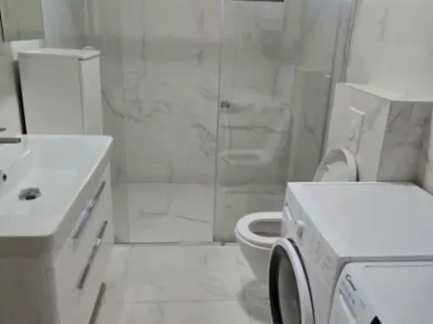 Izdavanje, trosoban stan, 130m², Dalmatinska ulica, Podgorica - image 3