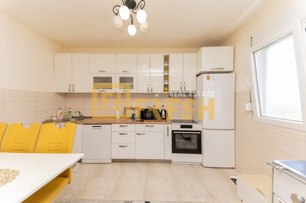 Prodaja, kuća, 100m², Konik, Podgorica