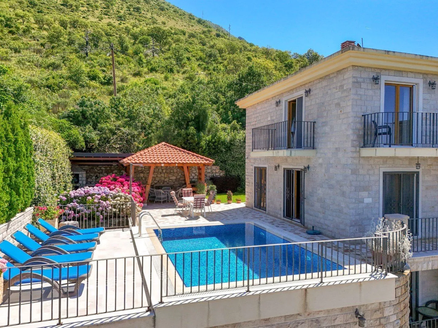 Sale, house, 317m², Reževići, Budva