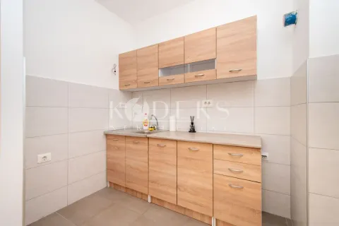 Rent, one bedroom apartment, 35m², City Kej, Podgorica - image 4