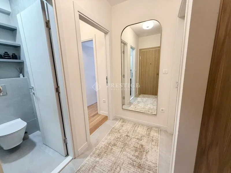 Izdavanje, dvosoban stan, 75m², Central Point, Podgorica
