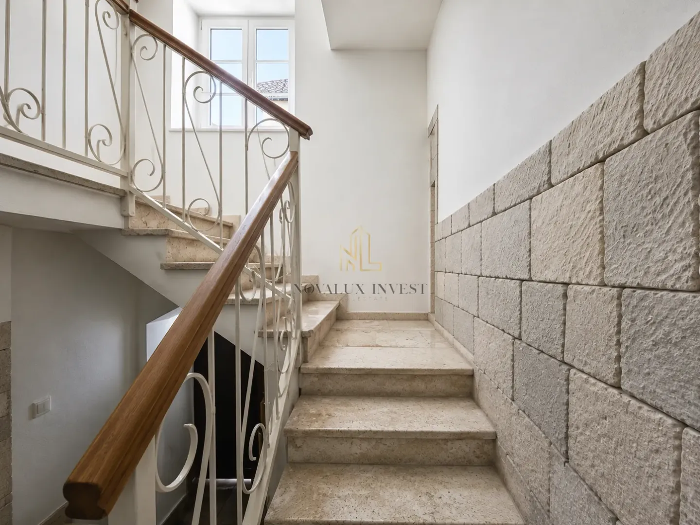 Prodaja, dvosoban stan, 84m², Stari Grad Kotor, Kotor