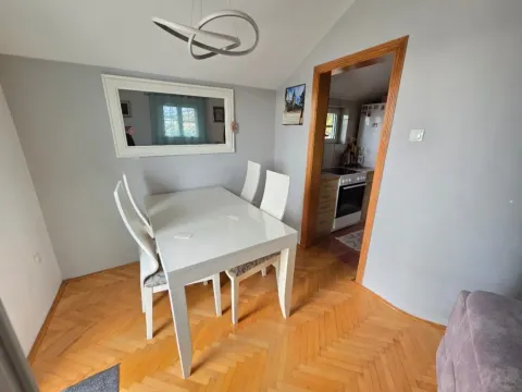 Izdavanje, dvosoban stan, 85m², Momišići, Podgorica - image 2