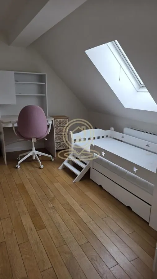 Izdavanje, stan, 130m², Bogoslovija, Palilula Sve Podlokacije