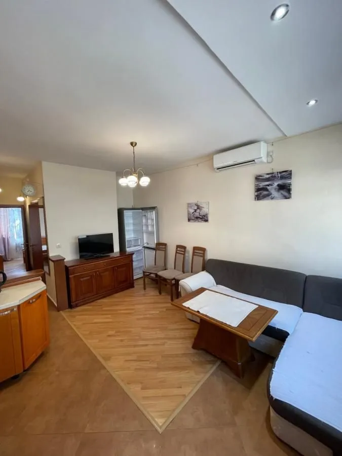 Rent, two bedroom apartment, 79m², Centar, Tivat