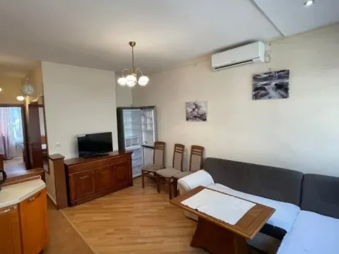 Izdavanje, dvosoban stan, 79m², Centar, Tivat - image 6