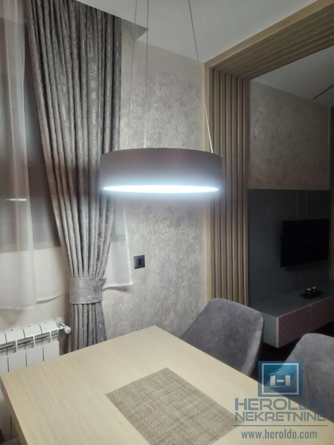 Prodaja, jednosoban stan, 46m², Centar, Zlatibor