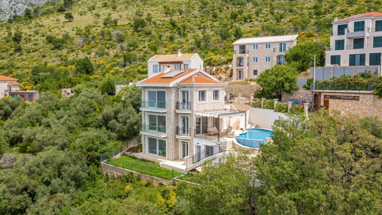 Prodaja, kuća, 270m², Reževići, Budva