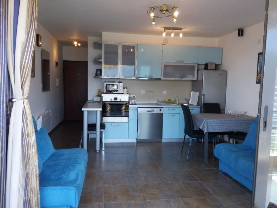Izdavanje, jednosoban stan, 38m², Gospoština, Budva