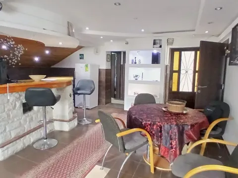 Rent, four bedroom apartment, 110m², Kalenić Pijaca, Vračar Sve Podlokacije - image 15