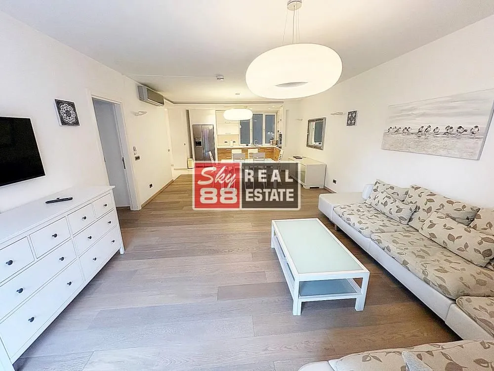 Izdavanje, trosoban stan, 126m², Kalenić Pijaca, Vračar Sve Podlokacije